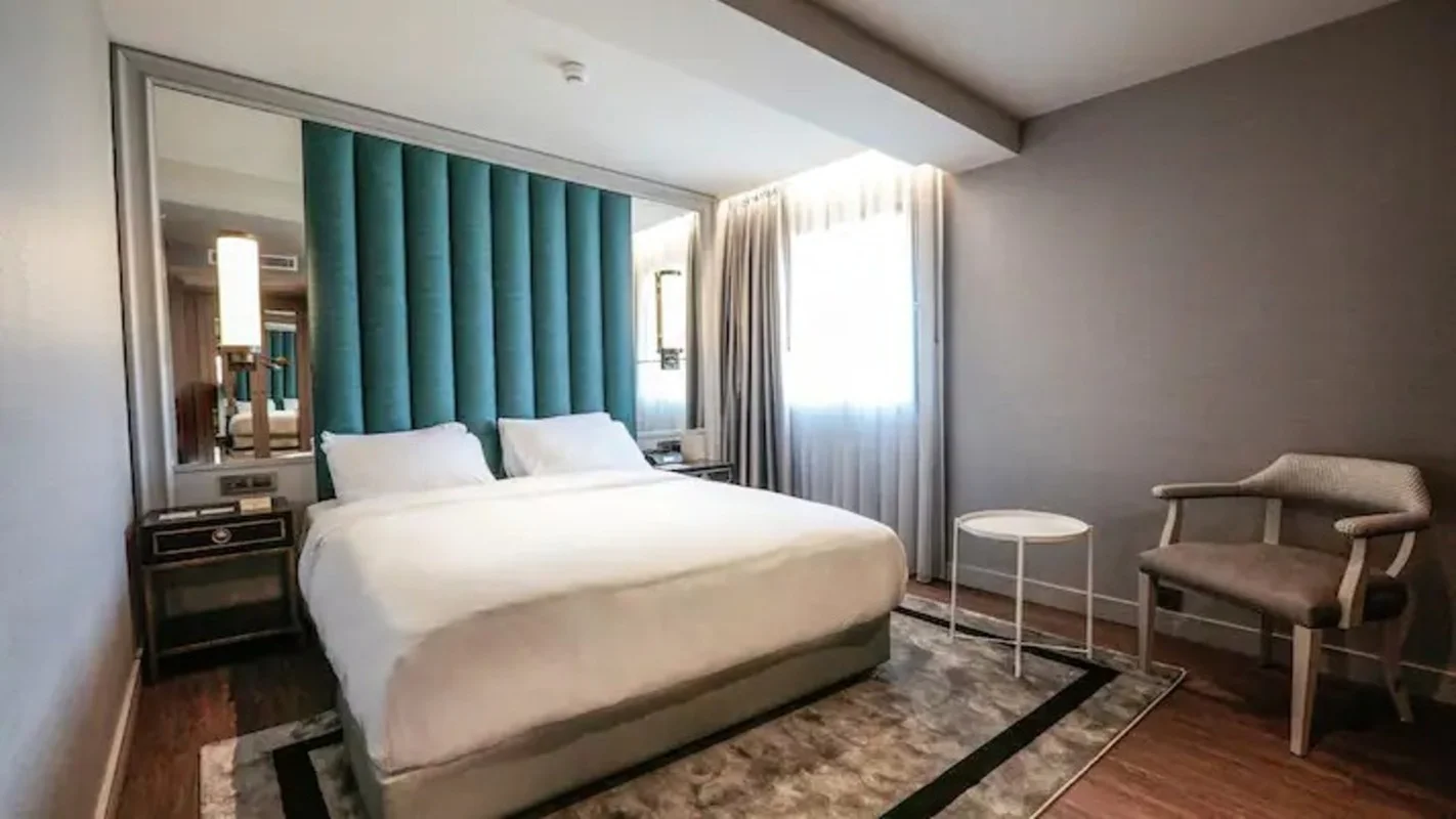King Bed Guest Room