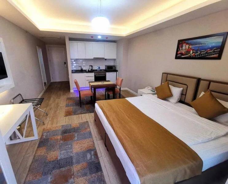 Superior Connection Room	
